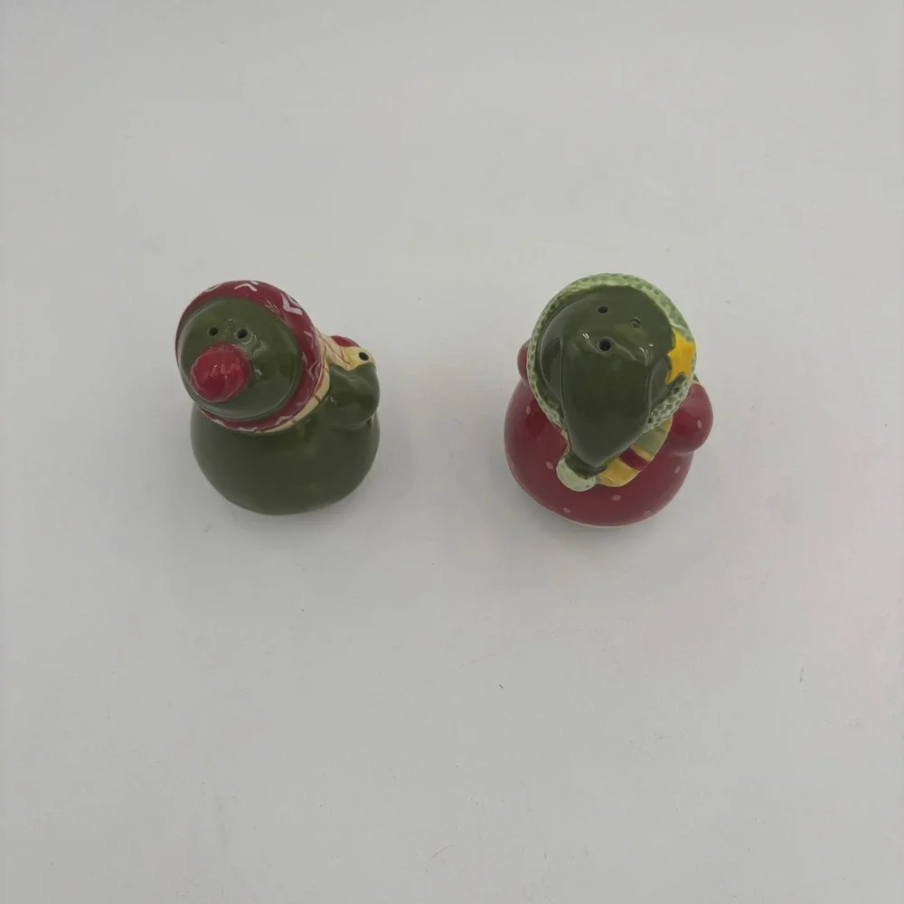 Snowman Salt and Pepper Shakers Red Green Excellent Ceramic Holiday